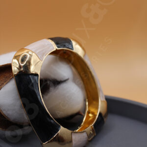 Pembe Siyah Mineli Gold Kaplama Kare Form Pirinç Bilezik - Görsel 2