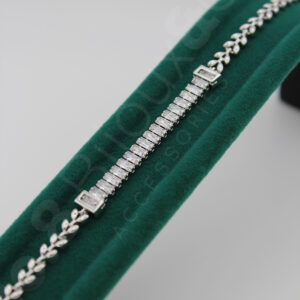 Xuping Beyaz Altın Görünümlü Baget Taşlı Yaprak Zincir Bileklik (17,5+1,5 Cm Ek Parçalı) - Görsel 1