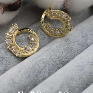 Xuping 14K Altın Rengi Baget Taşlı Özel Tasarım Sarmal Premium Küpe - Görsel 1