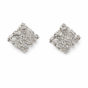 Gümüş Renk Işıltılı Taş İşlemeli Kare Özel Form Küpe - Görsel 1